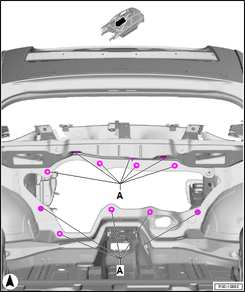 Volswagen Tiguan. Cover Points in the Center of the Engine Compartment Area