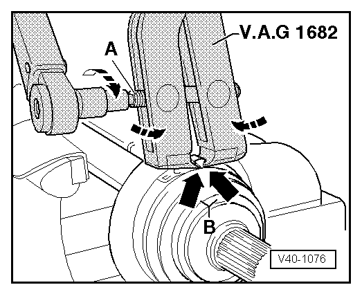 Volswagen Tiguan. Tightening Clamp On Outer Joint